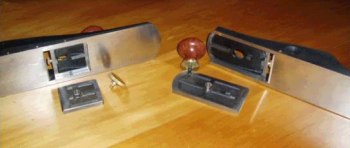 difference in adjustment mechanism
