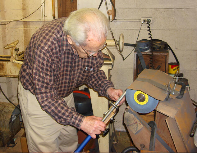 jerry-glaser-grinding_524.jpg